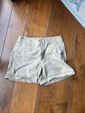 GAP Women's Khaki Casual Twill Shorts